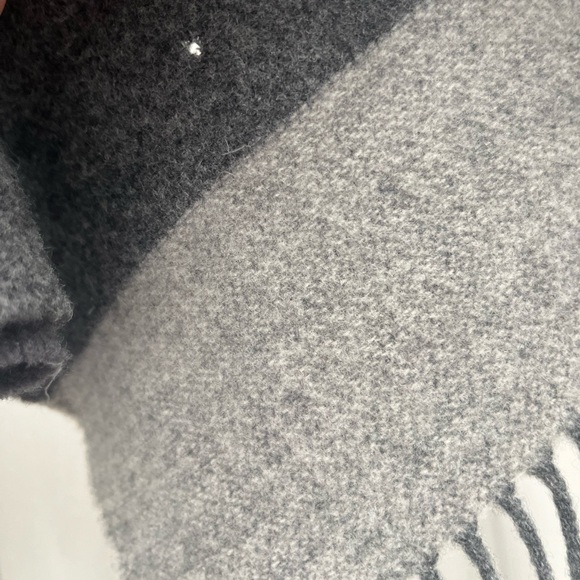 Express striped wool scarf - Picture 5 of 5